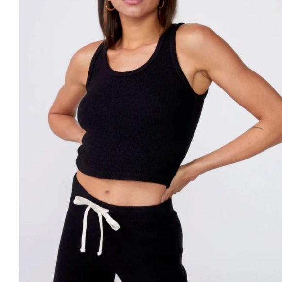 Monrow Tops - NWT Monrow - Brushed Thermal Cropped Scoop Tank black sz Large